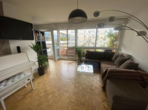 Bright and airy 1 bedroom in Paris' Belleville neighborhood